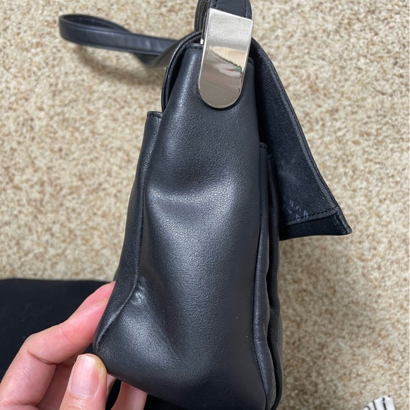 Crazy Horse by Liz Claiborne Genuine Leather Shoulder Bag. - Picture 10 of 14